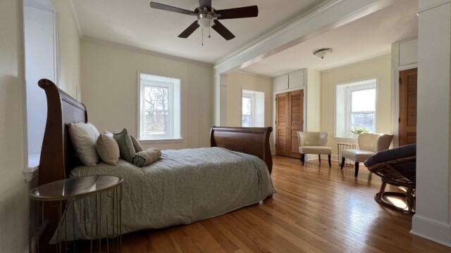 BR2 Queen Bed